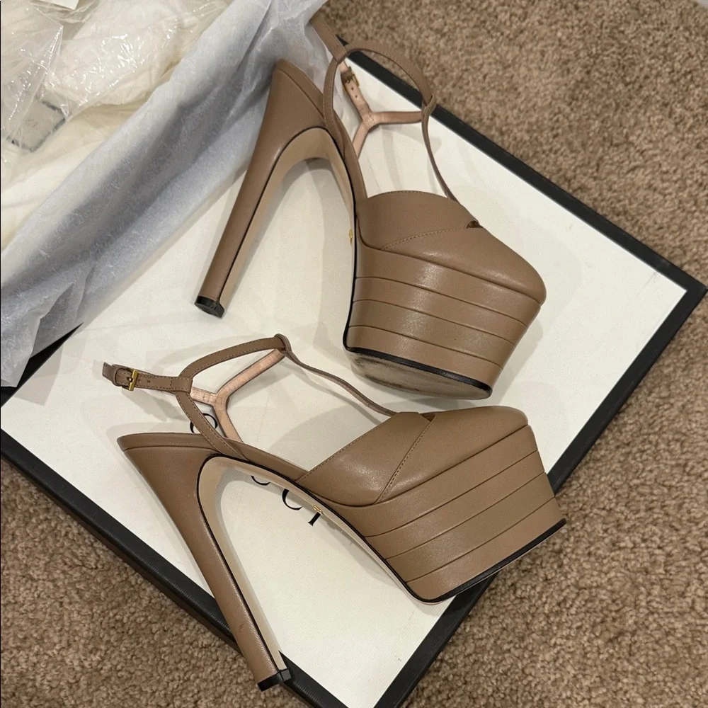 Gucci Taupe Leather Heels Size EU 37.5 Excellent Condition With Box